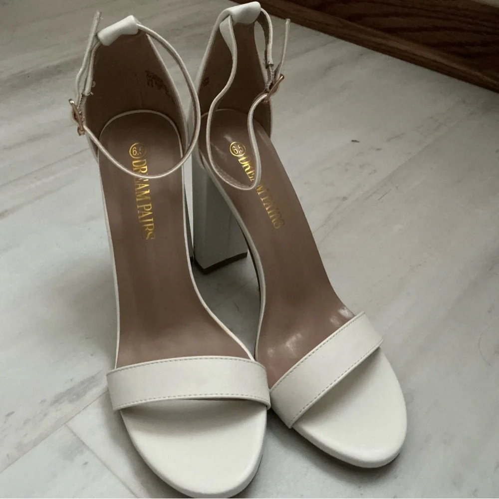 Dream Pairs Cream Block Heel Sandals - Picture 4 of 8
